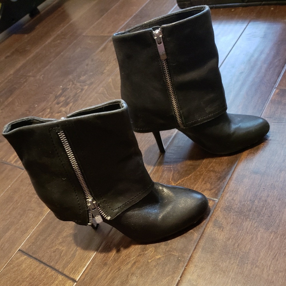 Vince Camuto bootie boots 6